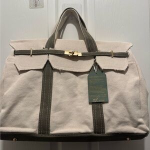 Elegant Canvas Boatkin Style Tote with Olive Straps